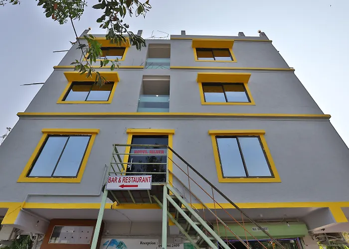 Oyo 24833 Hotel Silver Daman