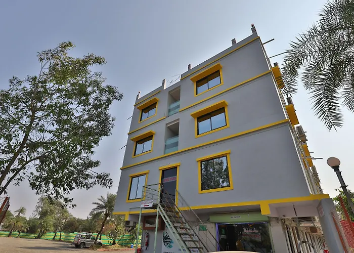Oyo 24833 Hotel Silver Daman