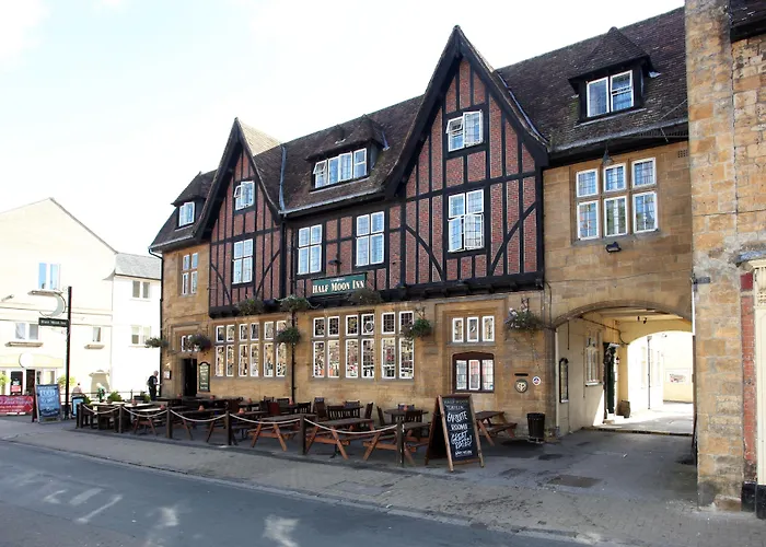 Half Moon, Sherborne By Marston'S Inns
