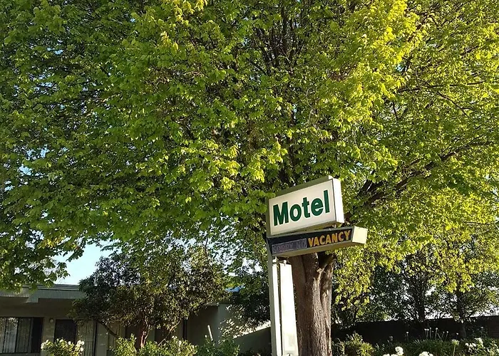 Holbrook Skye Motel