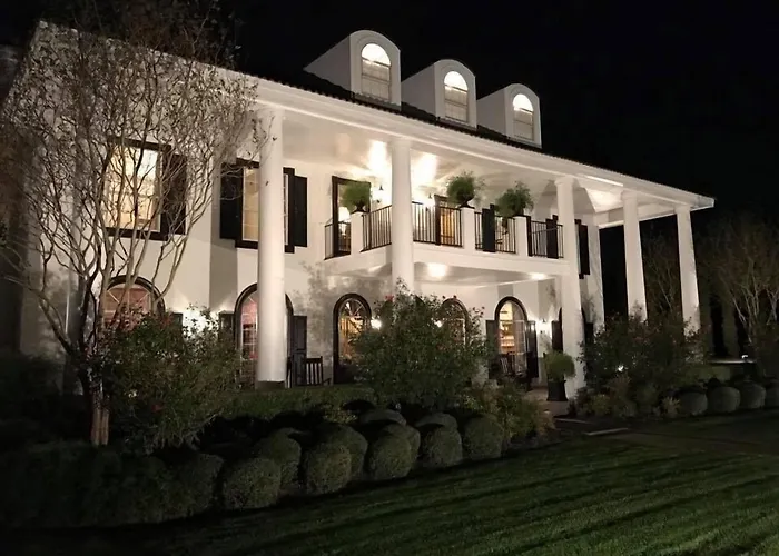 The Plantation House Boutique Inn Pflugerville