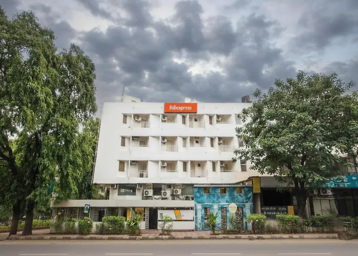 Fabhotel Kalyan Vadodara