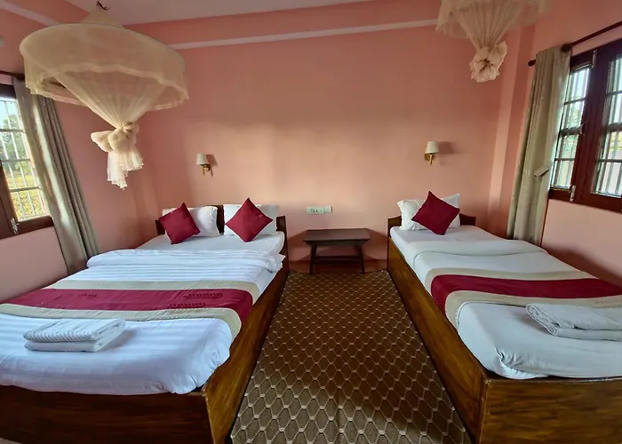 Hotel Tree Tops Sauraha