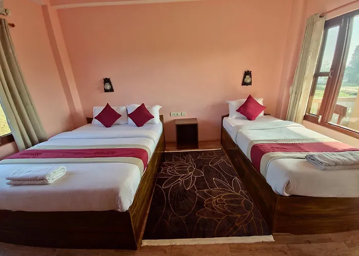 Hotel Tree Tops Sauraha