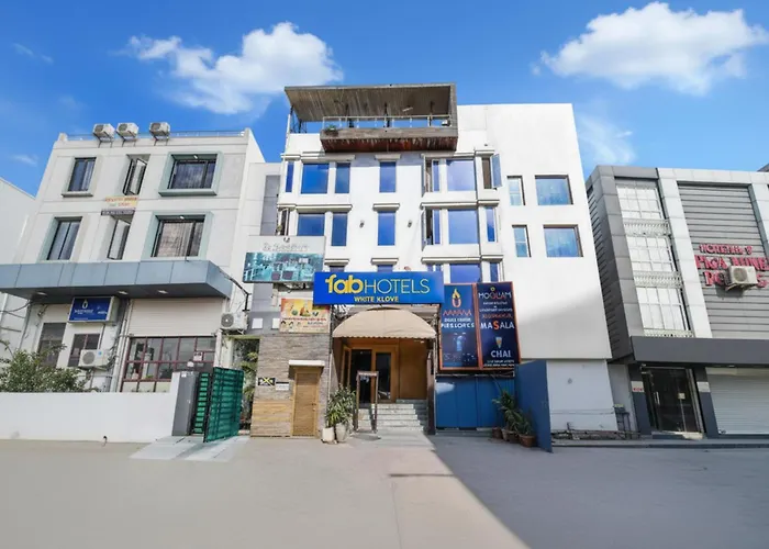 Fabhotel White Klove - Nr New Delhi Railway Station