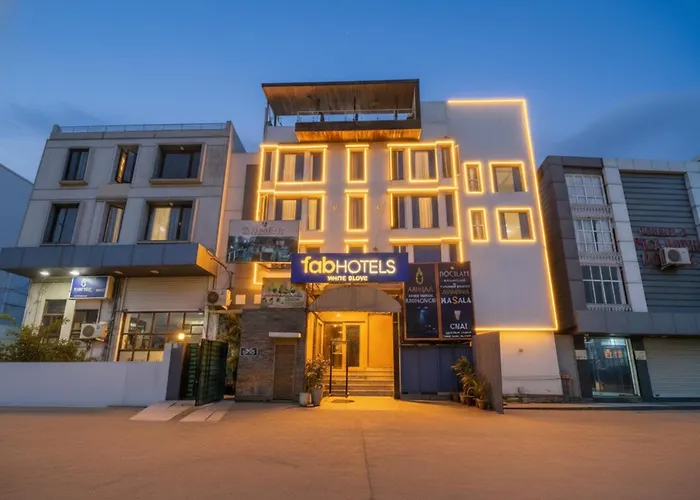 Fabhotel White Klove - Nr New Delhi Railway Station
