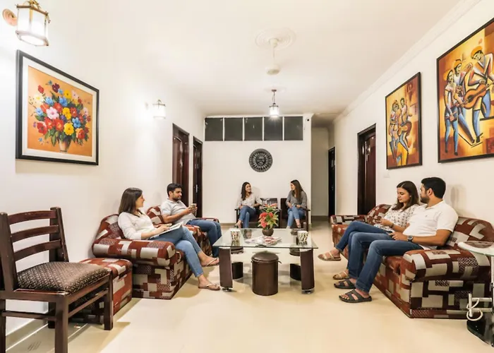 Via Hemkunt Mansion Hotel Noida