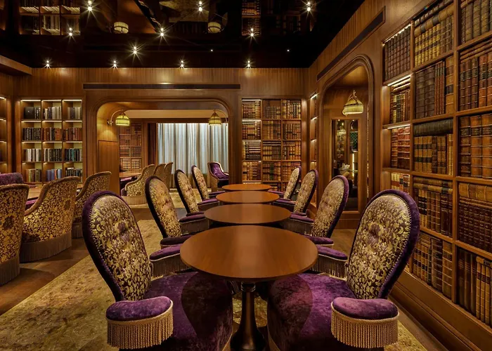 Maxwell Reserve Singapore, Autograph Collection