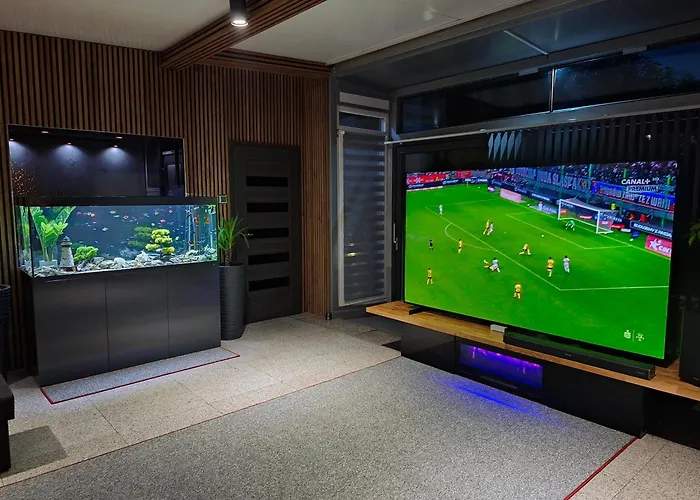 Villa Vip - Pokoje,Sniadanie,Apartament Kinowy, Masaz Gniezno