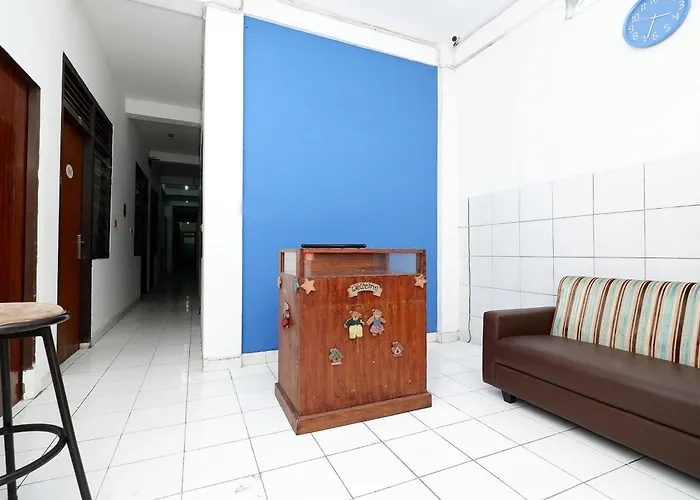 Oyo Life 1942 Asia Residence Syariah Semarang