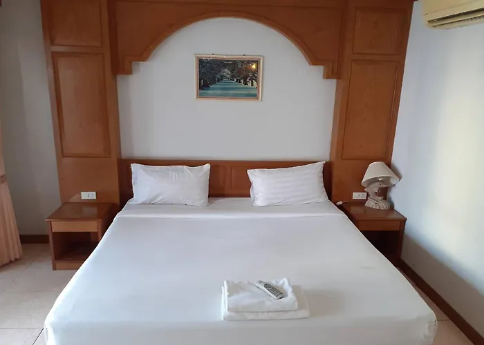Praew Mansion Hotel Kamala Beach