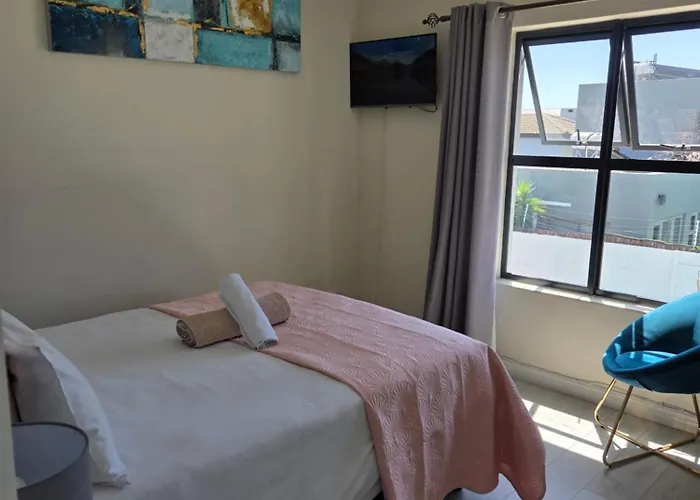 Lnd Guest House Bloubergstrand