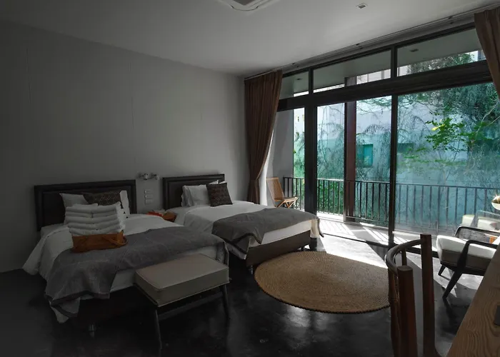Cherlock Hotel เชียงใหม่