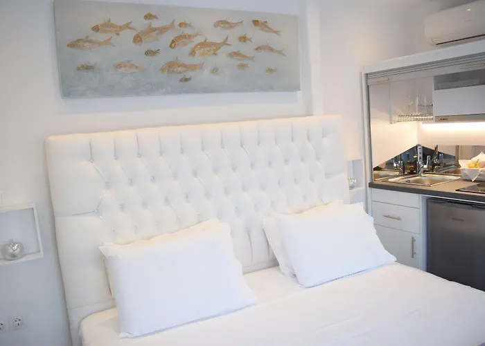 Ariana Eco Suites Adults Only Firá