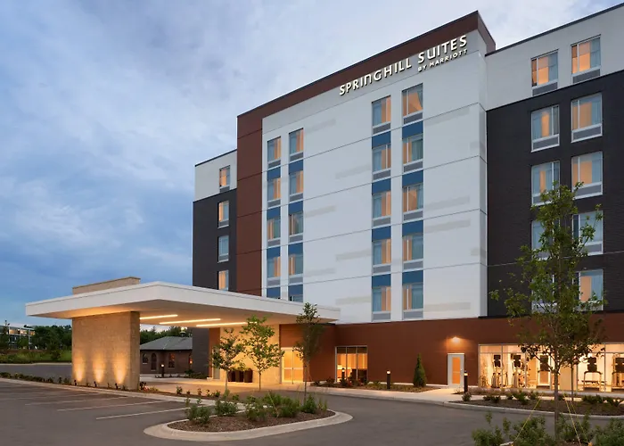 Springhill Suites By Marriott Milwaukee West/Wauwatosa