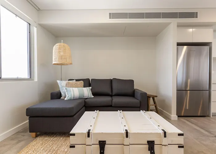 Astina Suites, Forster