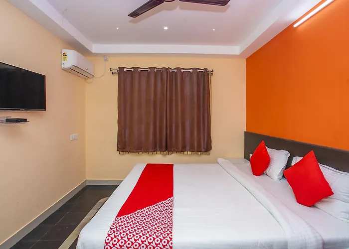 Oyo 22837 Chairmen'S Hotel Bangalore
