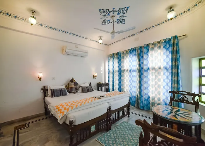 Hotel Devraj Niwas On Lake Pichola Udaipur