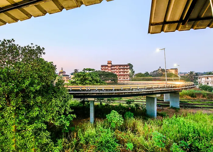 Oyo 23035 Srinivas Residency Hotel Madgaon