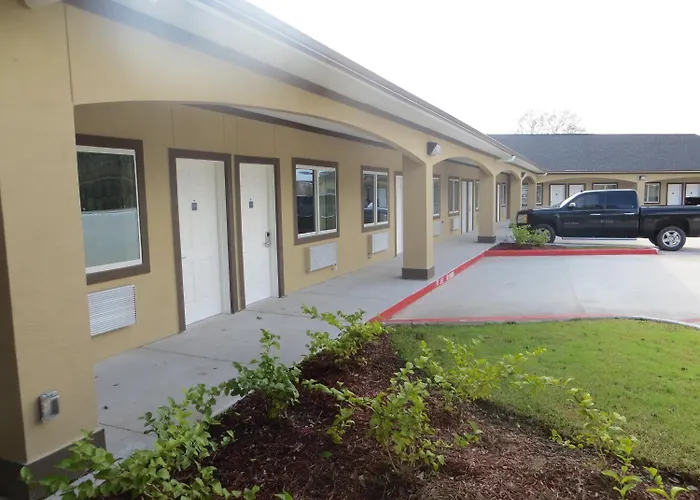 Scottish Inn & Suites Baytown