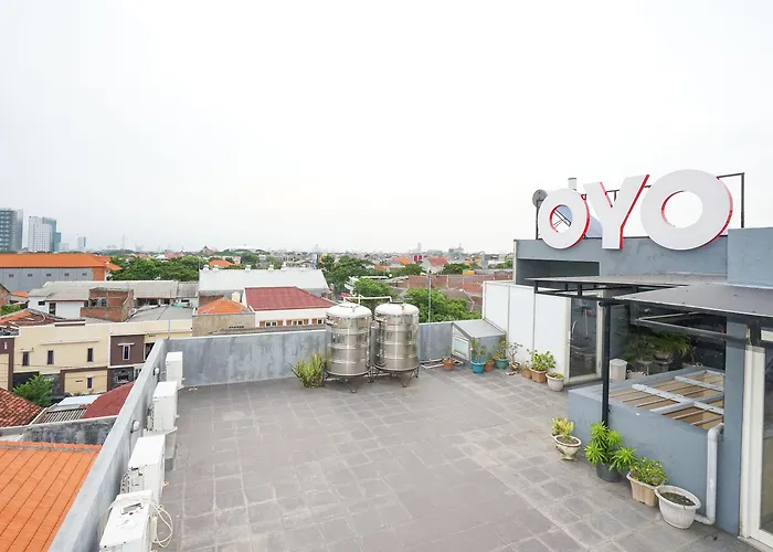 Oyo 450 Semampir Residence Surabaya
