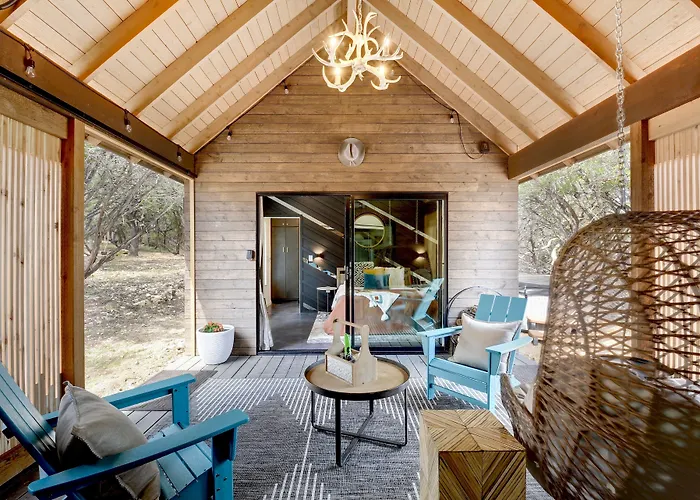 Lucky Arrow Retreat Hotel Dripping Springs