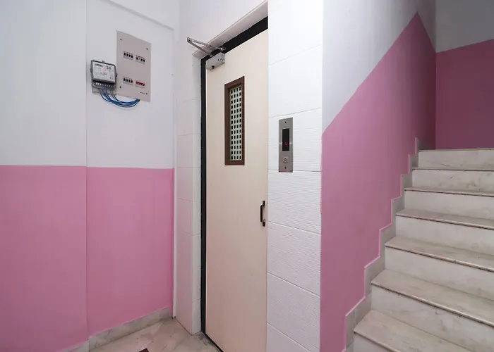 Oyo 7111 Fanindra Guest House Kolkata
