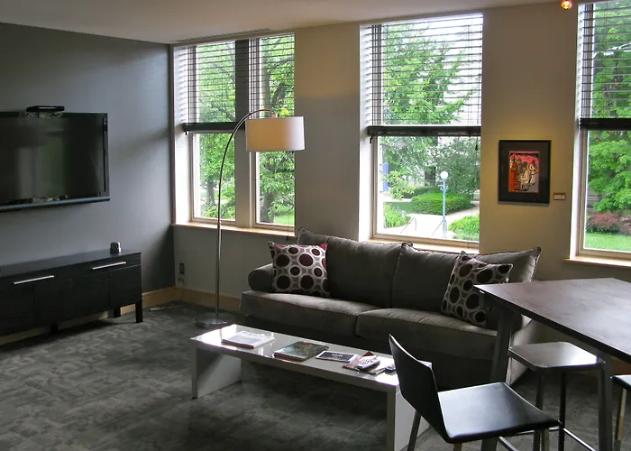 Suites At 118 Bloomington