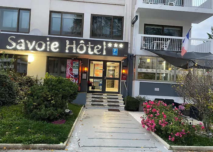 Savoie Hotel aux portes de Genève Saint-Julien-en-Genevois