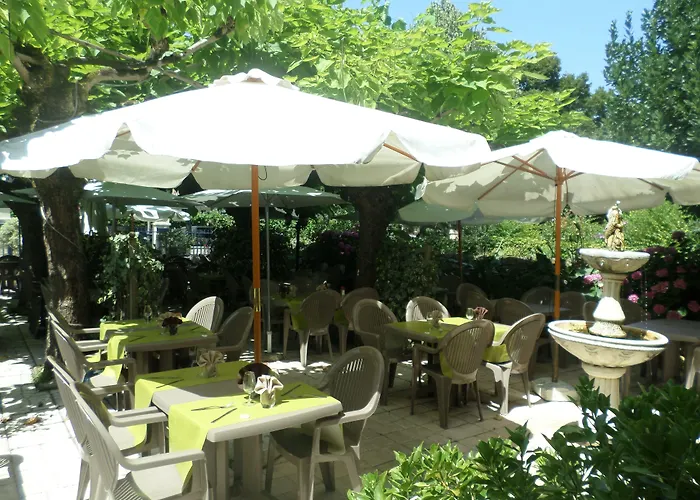 Appart'Hôtel Les Tilleuls Saint-Macaire