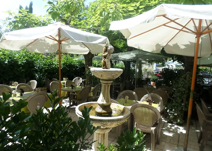 Appart'Hôtel Les Tilleuls Saint-Macaire