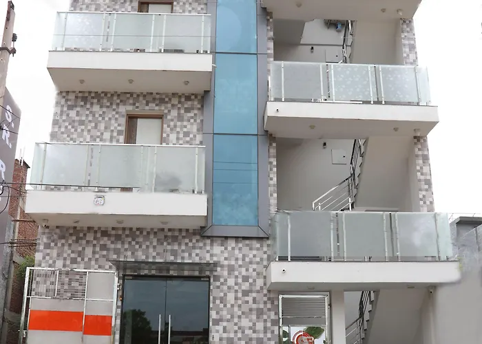 S.R. Residency Hotel Zirakpur