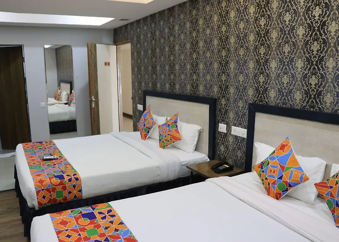 S.R. Residency Hotel Zirakpur