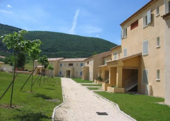 Aparthotel Hameau des Sources à Montbrun-les-Bains