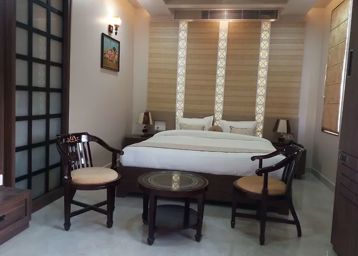 Hotel Ozas Grand Varanasi