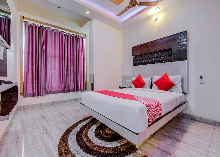 Oyo 18873 Hotel Comfort Deoghar