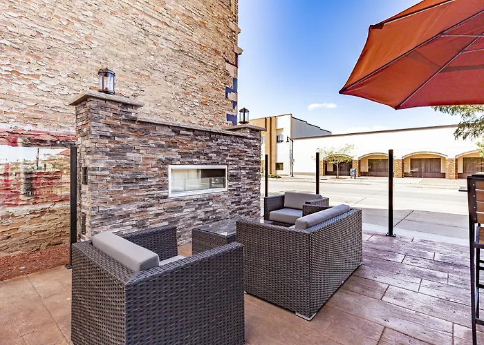 Cobblestone Hotel & Suites Superior