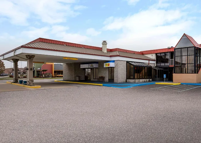 Days Inn By Wyndham Perrysburg Toledo
