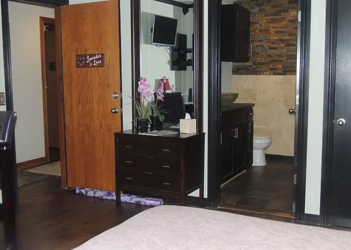 The Whispering Pines Inn Norman