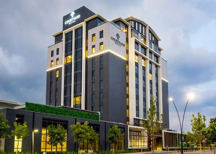 Courtyard Hotel Waterfall City Midrand