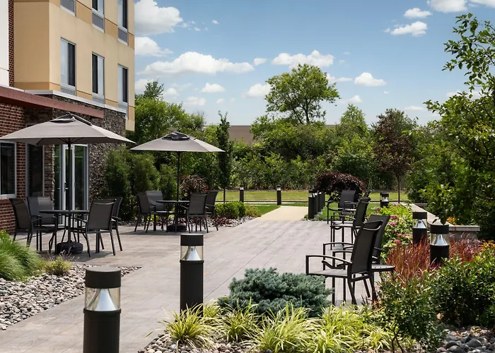 Fairfield Inn & Suites By Marriott Cleveland Tiedeman Road Brooklyn