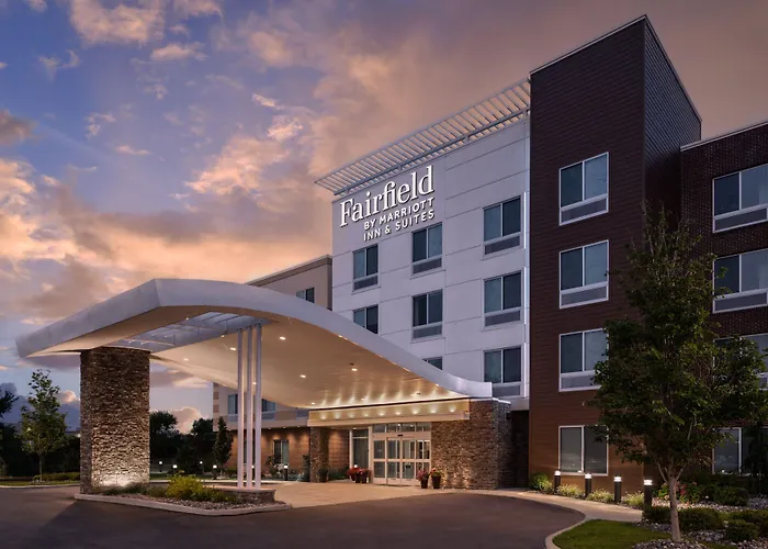 Fairfield Inn & Suites By Marriott Cleveland Tiedeman Road Brooklyn