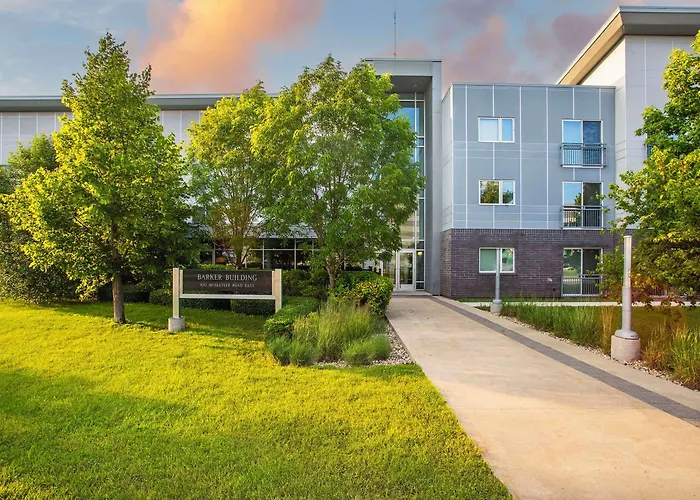 Barker Suites Southport Portage la Prairie