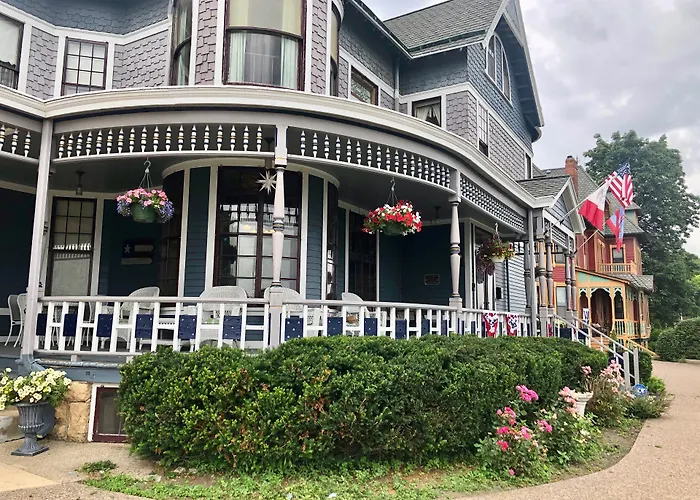 The Hancock House Bed & Breakfast Inn Dubuque