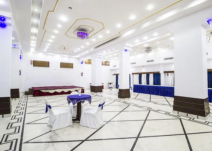 Fabhotel Mayfair Inn Kanpur Railway Station