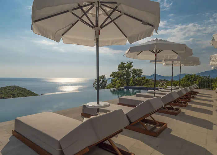 Vivid Blue Serenity Resort Sveti Stefan