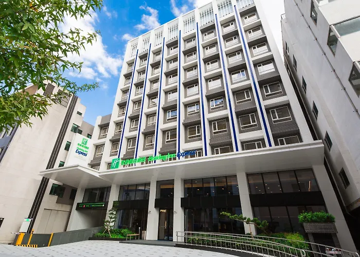 Holiday Inn Express Taichung Fengchia By Ihg