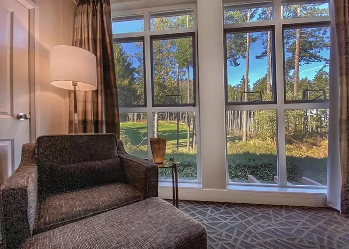 Fairways Hotel On The Mountain Langford