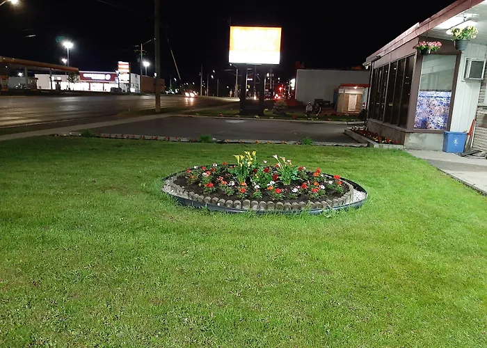 Century Motel Cornwall