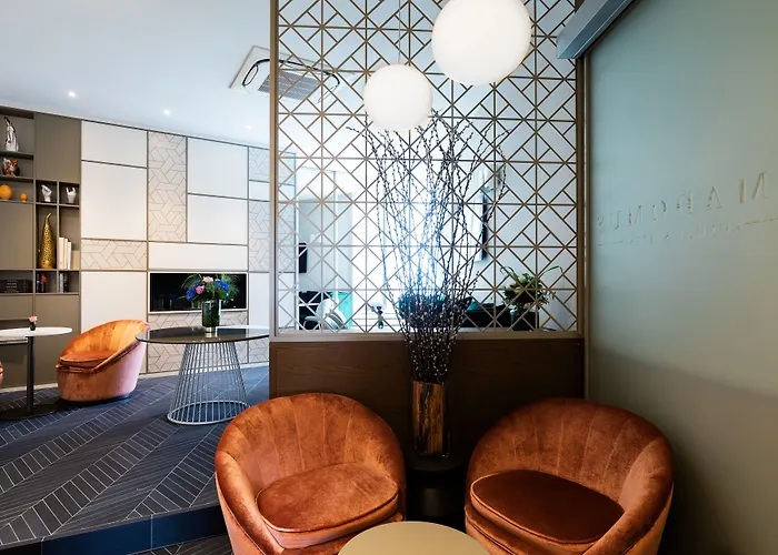 Amadomus Luxury Suites Naples